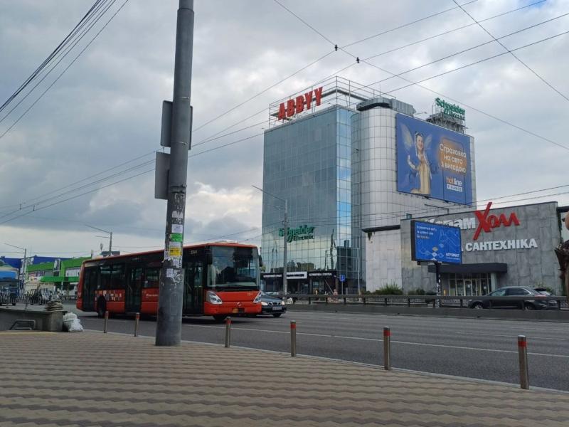 Стаття З прохолодою і комфортом: на вулицях столиці помітили перші автобуси з Братислави Ранкове місто. Київ