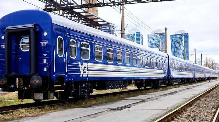 Стаття В Україні курсують дев’ять потягів із воєнізованою охороною Ранкове місто. Київ