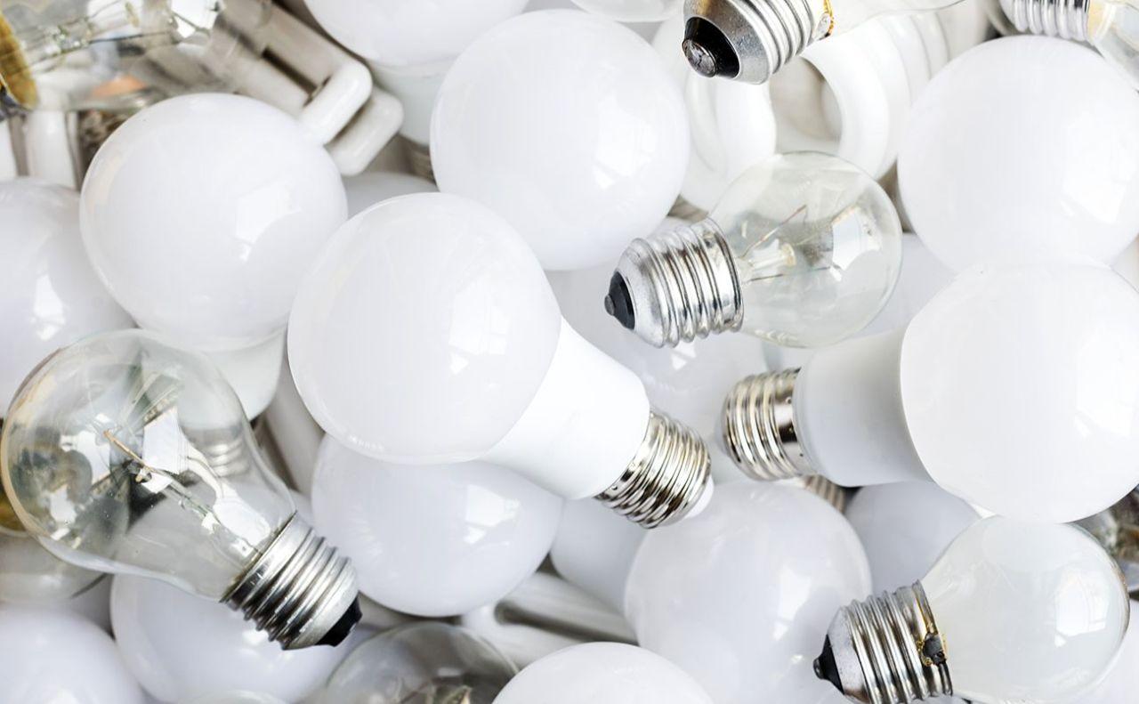 Стаття В Україні триває програма заміни ламп на енергоефективні: що треба зробити? Ранкове місто. Київ