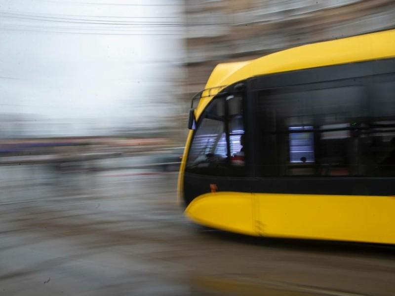 Стаття На лівому березі повністю оновили трамвайний маршрут Ранкове місто. Київ