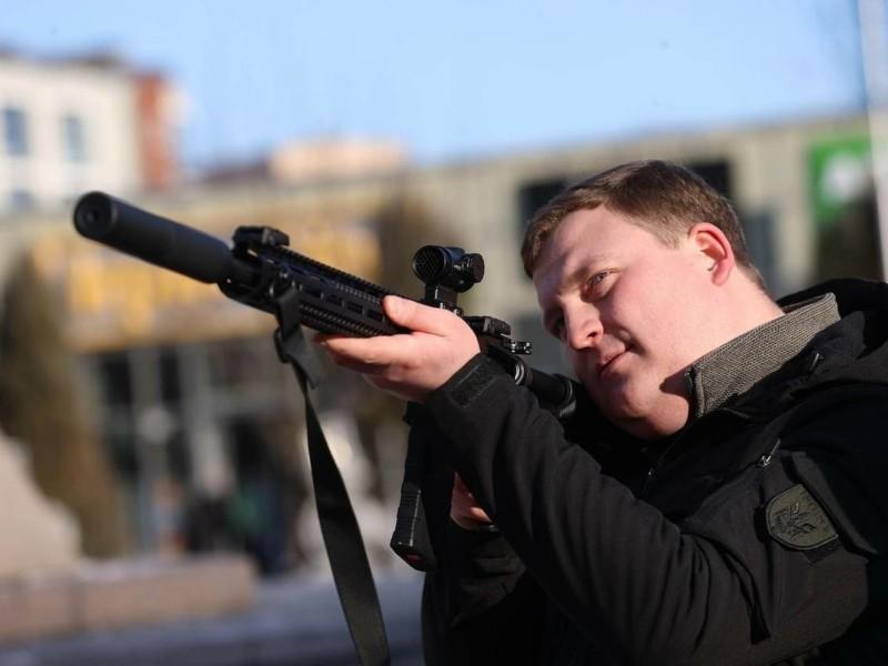 Стаття Учасники добровольчого формування Ірпеня отримали зброю у приватну власність Ранкове місто. Київ