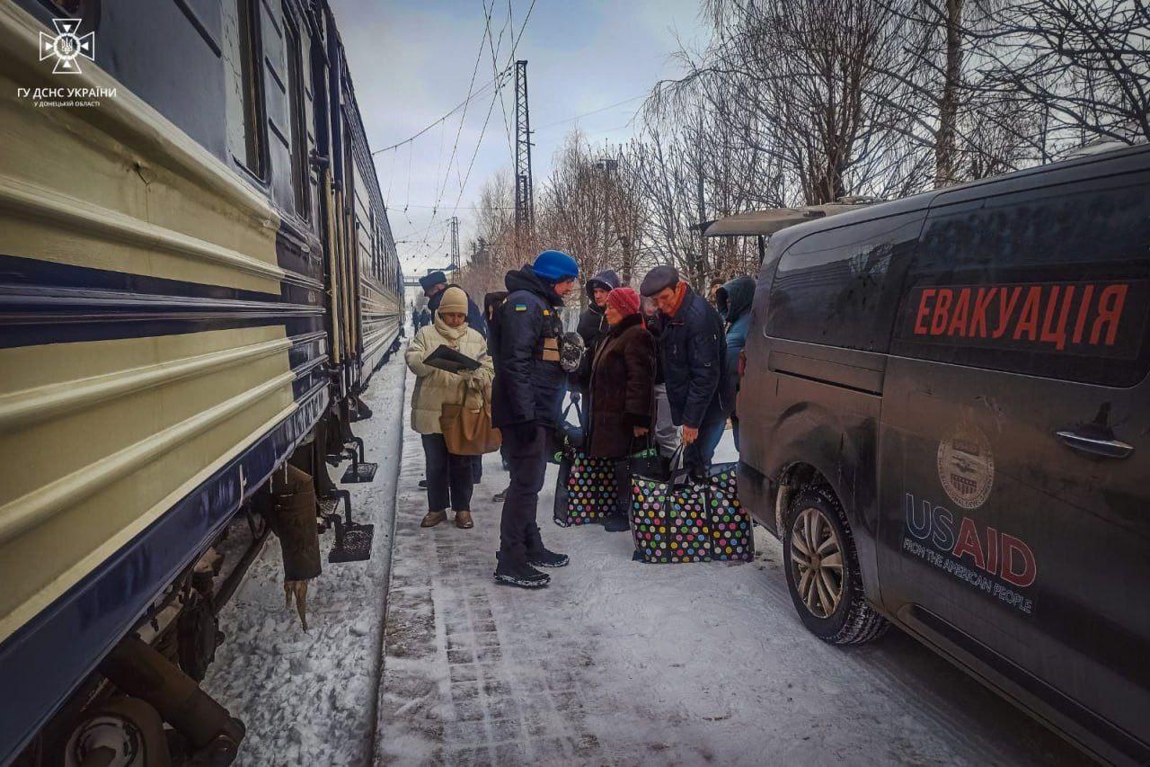 Стаття Жителі ще 9 населених пунктів на Донеччині підлягають примусовій евакуації - ДонОВА Ранкове місто. Київ