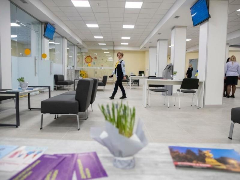 Стаття Мережа ЦНАП розширюється: новий центр адмінпослуг відкрився у Дніпровському районі Ранкове місто. Київ