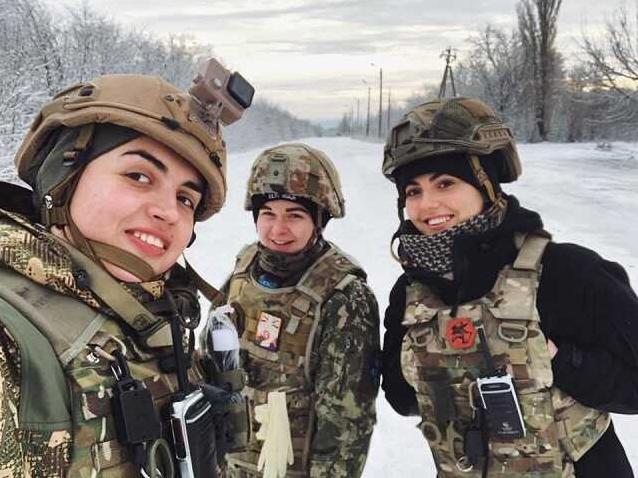 Стаття У Збройних силах служать понад 45 тисяч жінок-військових Ранкове місто. Київ