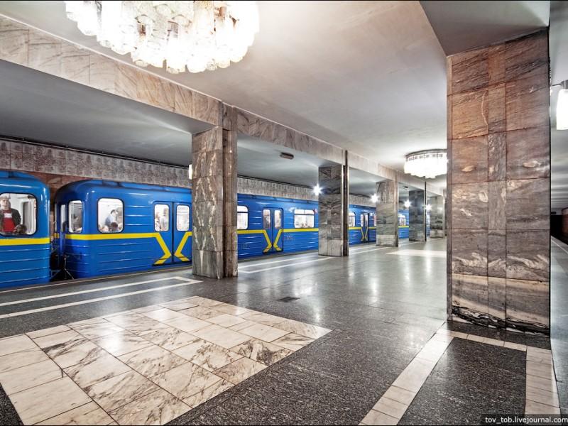 Стаття Закриття ще двох станцій “синьої” гілки на ремонт – що кажуть у Київському метрополітені Ранкове місто. Київ
