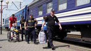 Стаття Волинь прийняла евакуаційний поїзд із Донеччини Ранкове місто. Київ