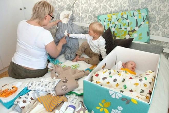 Стаття У пологових будинках почали видавати оновлені “пакунки малюка” Ранкове місто. Київ