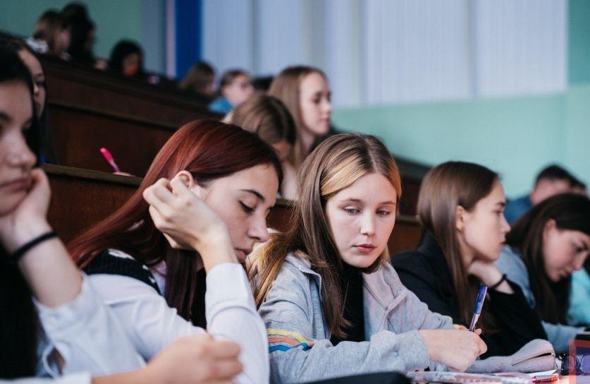 Стаття Студенти отримуватимуть грант на оплату навчання через Дію: як це працює Ранкове місто. Київ